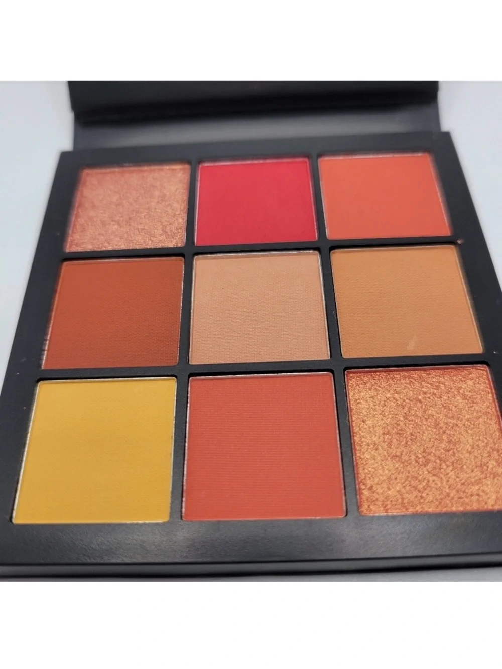 Huda Beauty Coral Obsessions Eyeshadow Palette - BNIB